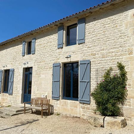 Chateau Des Loups - Les Pommiers Echire Exterior photo